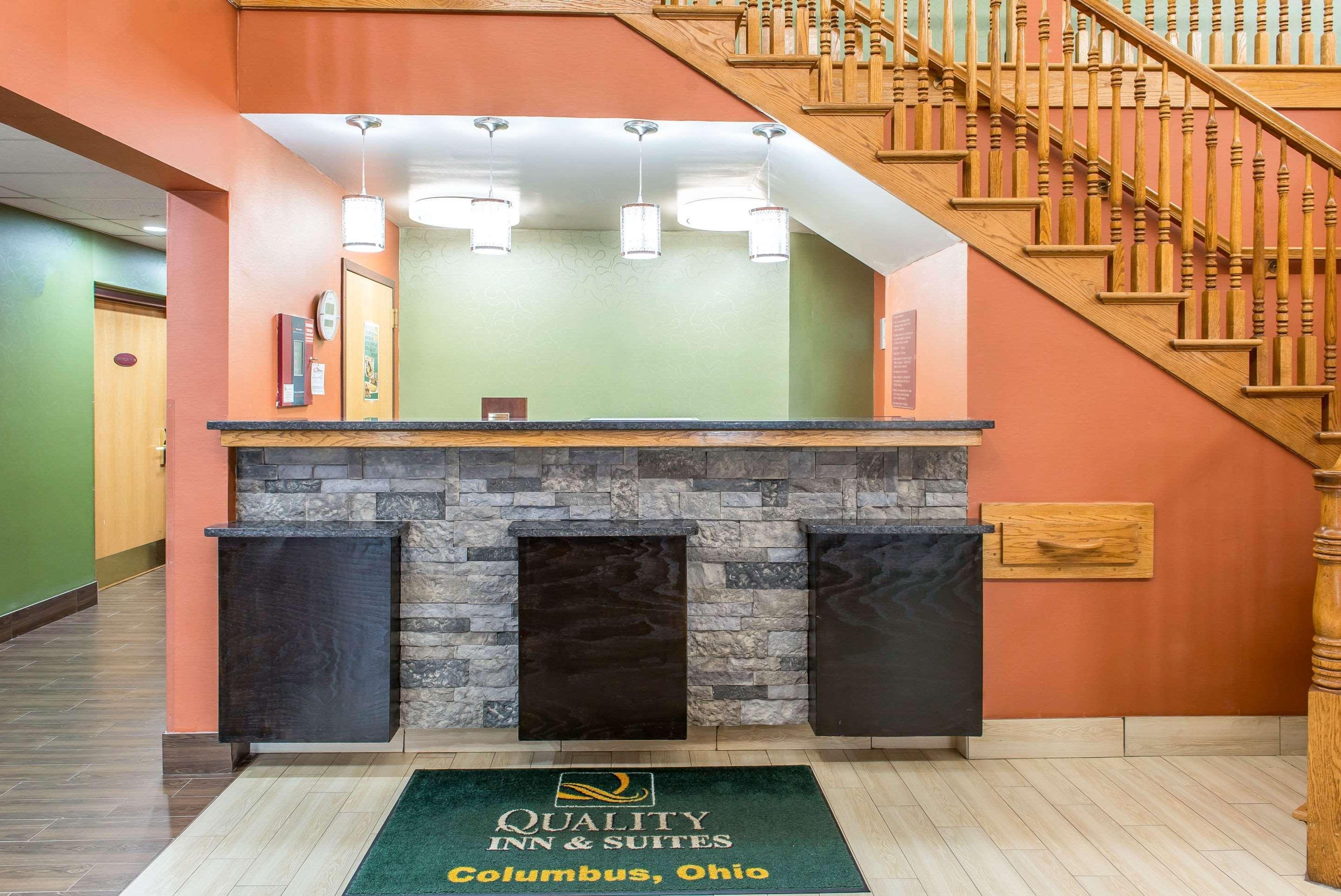 Quality Inn & Suites Columbus West - Hilliard Экстерьер фото