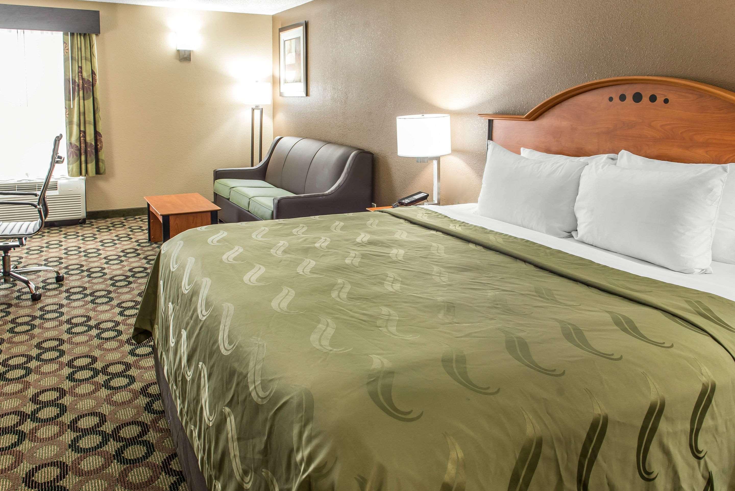 Quality Inn & Suites Columbus West - Hilliard Экстерьер фото