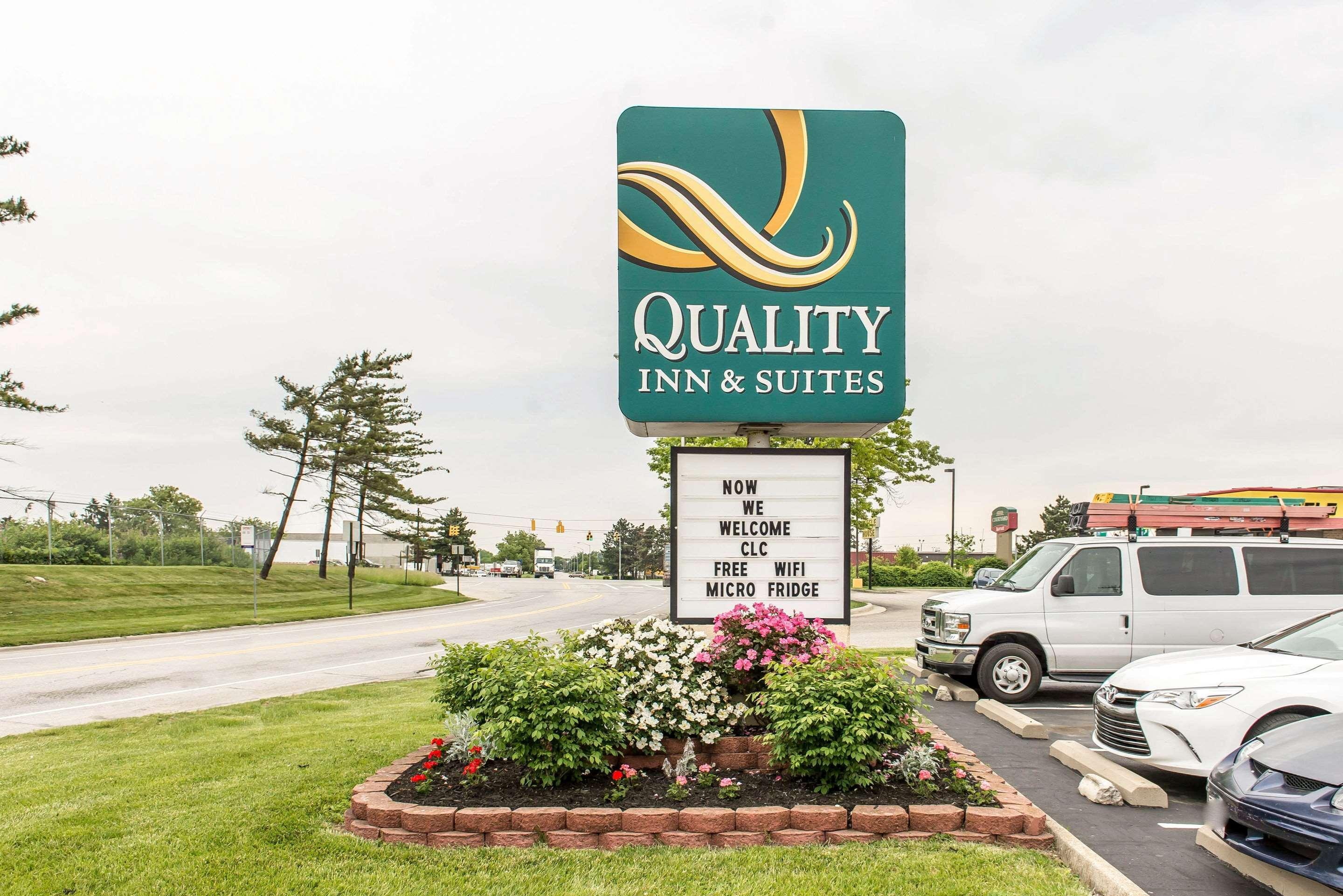 Quality Inn & Suites Columbus West - Hilliard Экстерьер фото