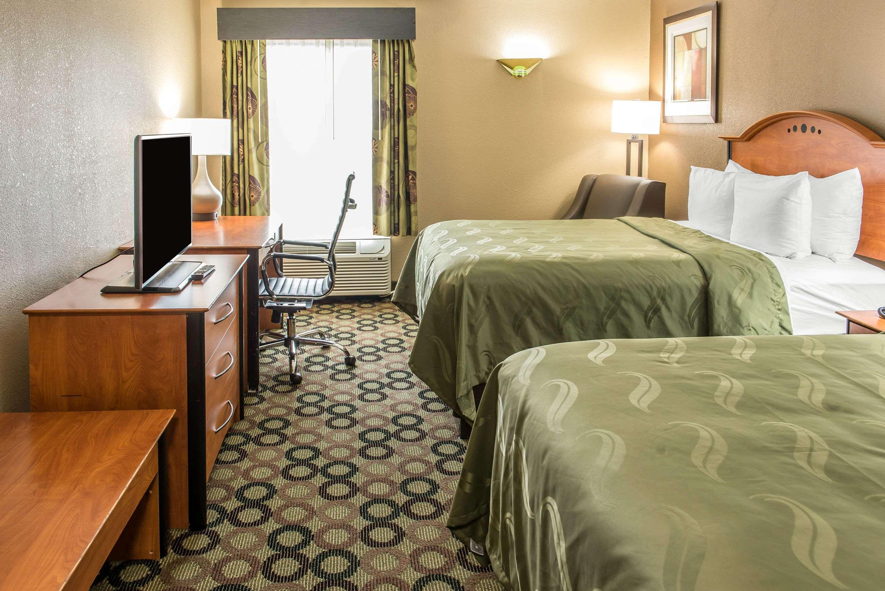 Quality Inn & Suites Columbus West - Hilliard Экстерьер фото