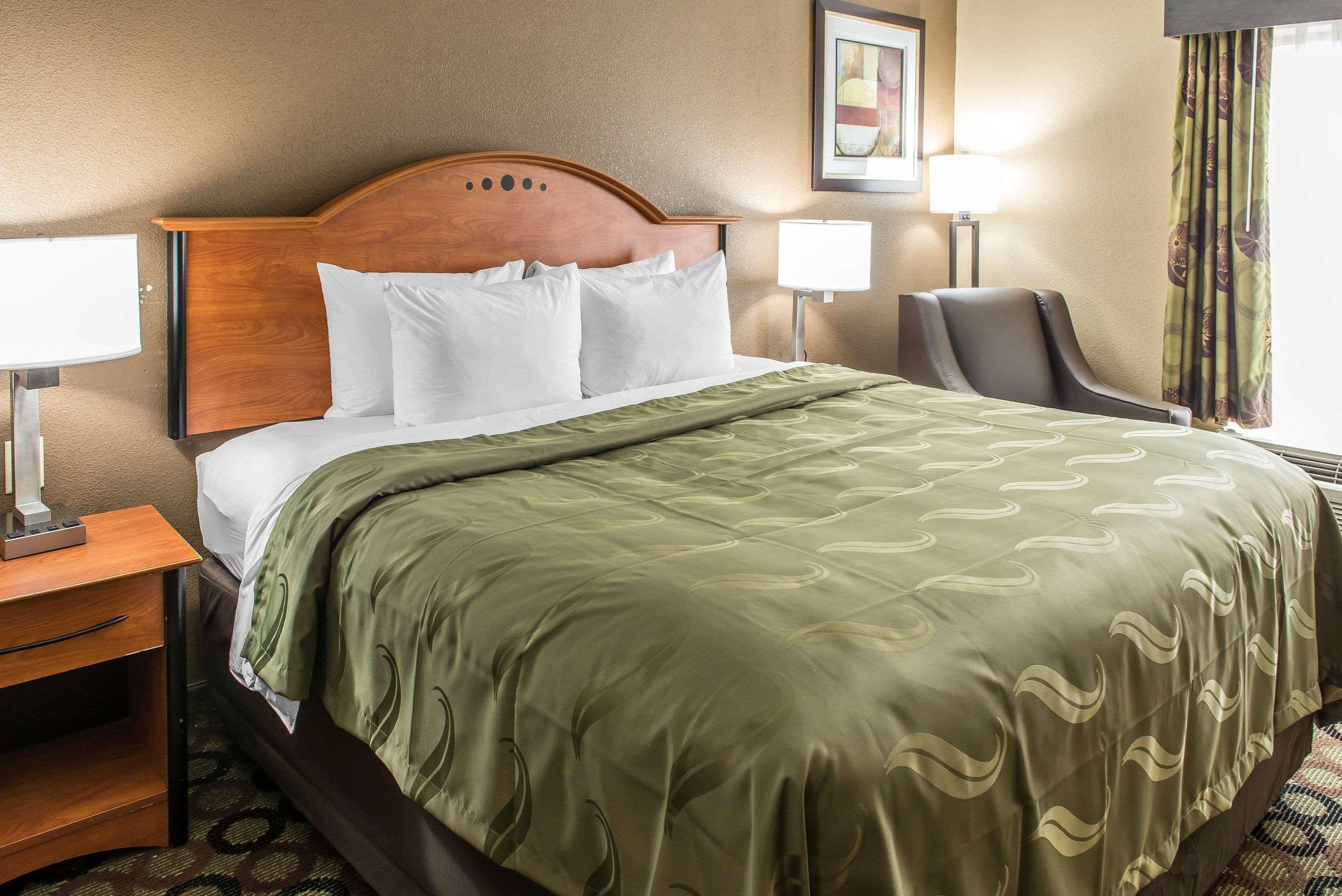 Quality Inn & Suites Columbus West - Hilliard Экстерьер фото