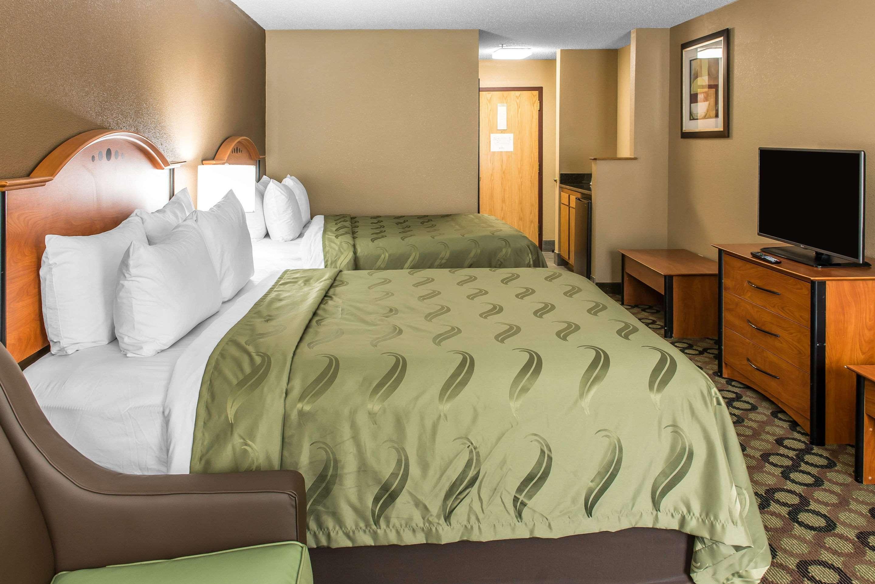 Quality Inn & Suites Columbus West - Hilliard Экстерьер фото